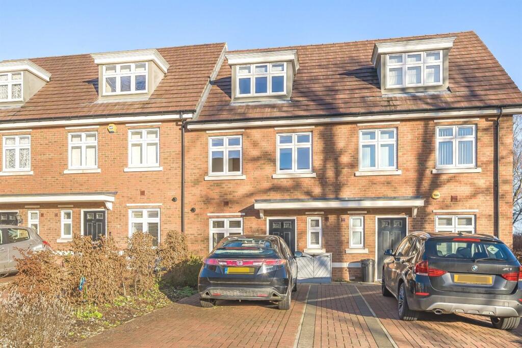4-bed terraced on Faringdon Road, Earley, RG6, £465,000