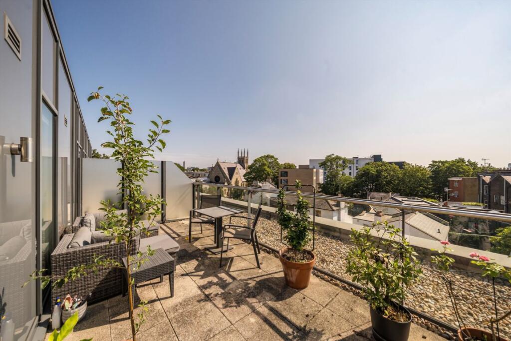 Apartment in London - View 5
