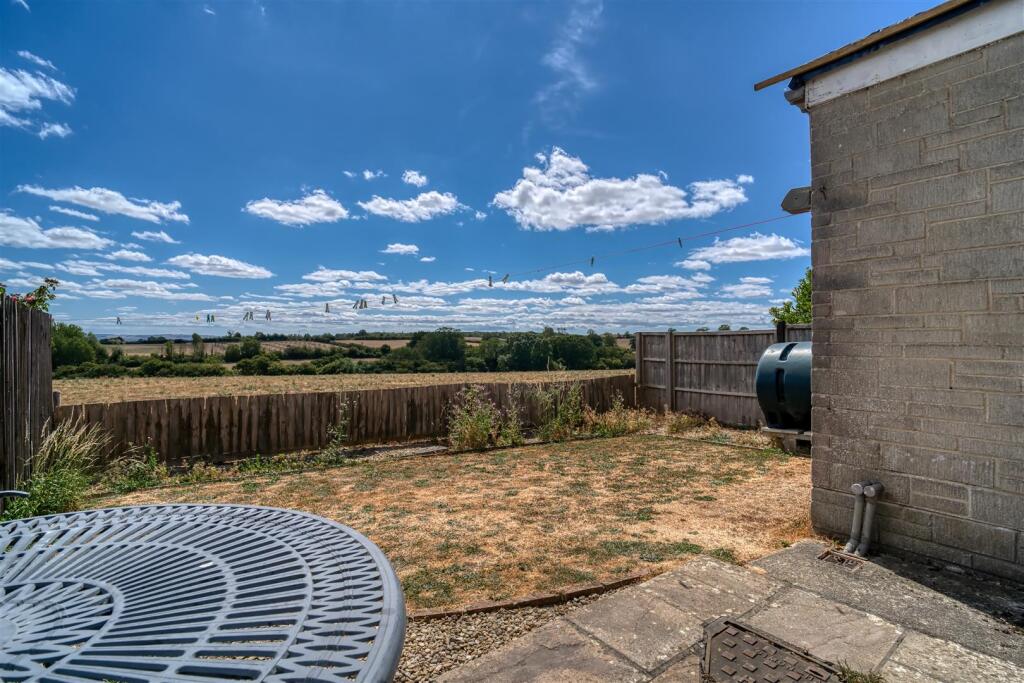 Manor Close, Templecombe photo 4