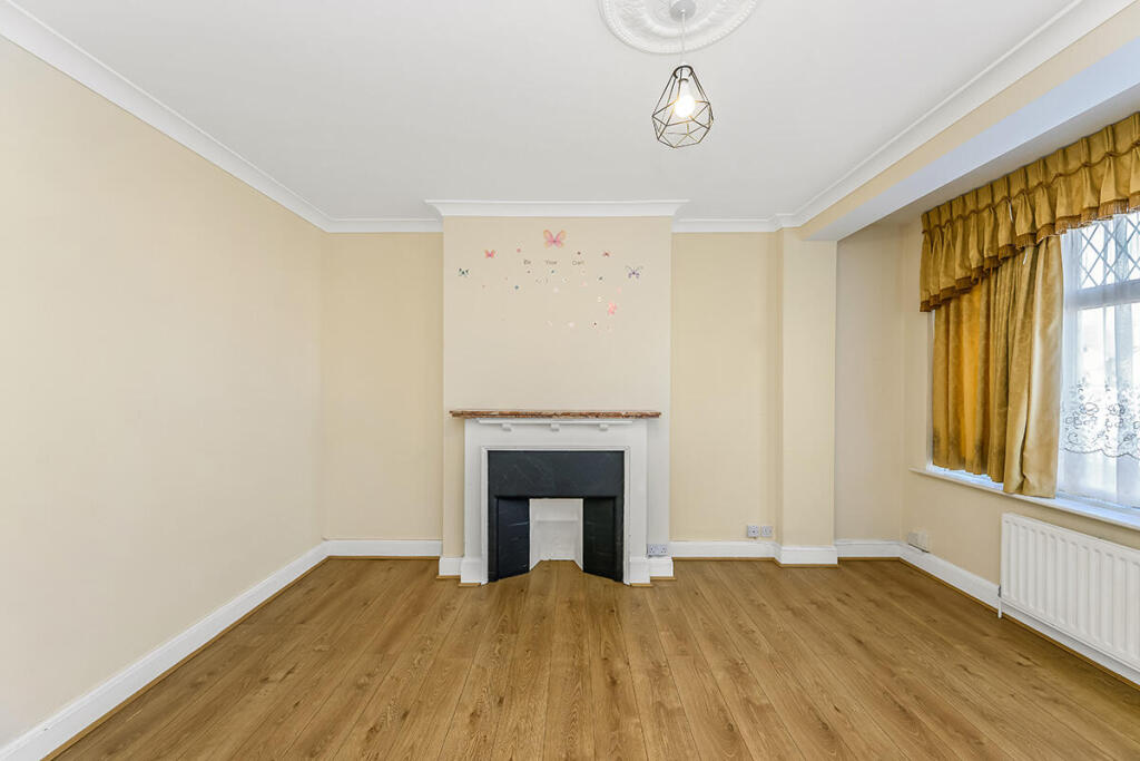 Seafield Road, London, N11 - View 6
