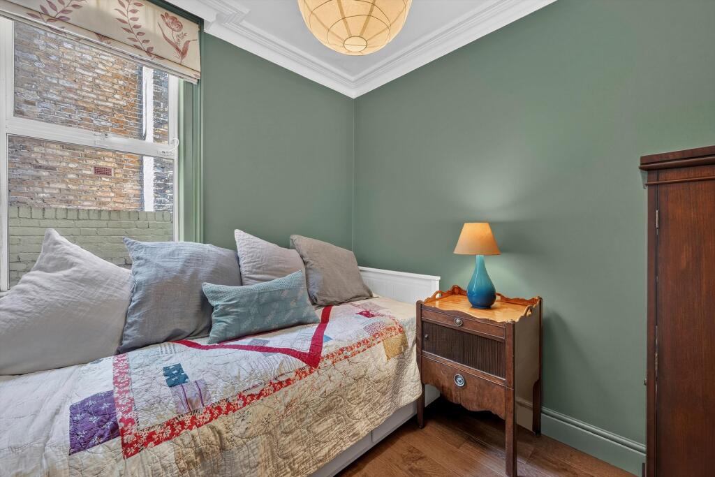 Apartment in London - More