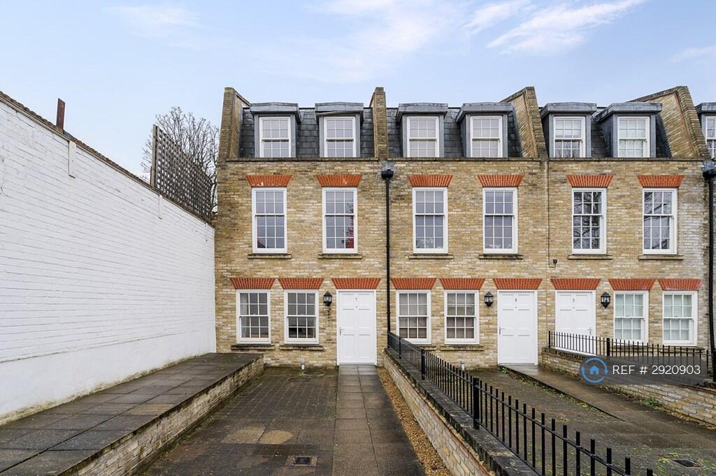 4 bedroom terraced house for rent