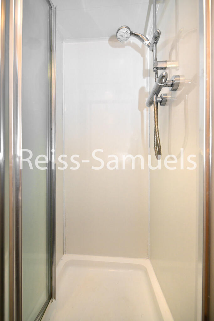4 bedroom maisonette for rent