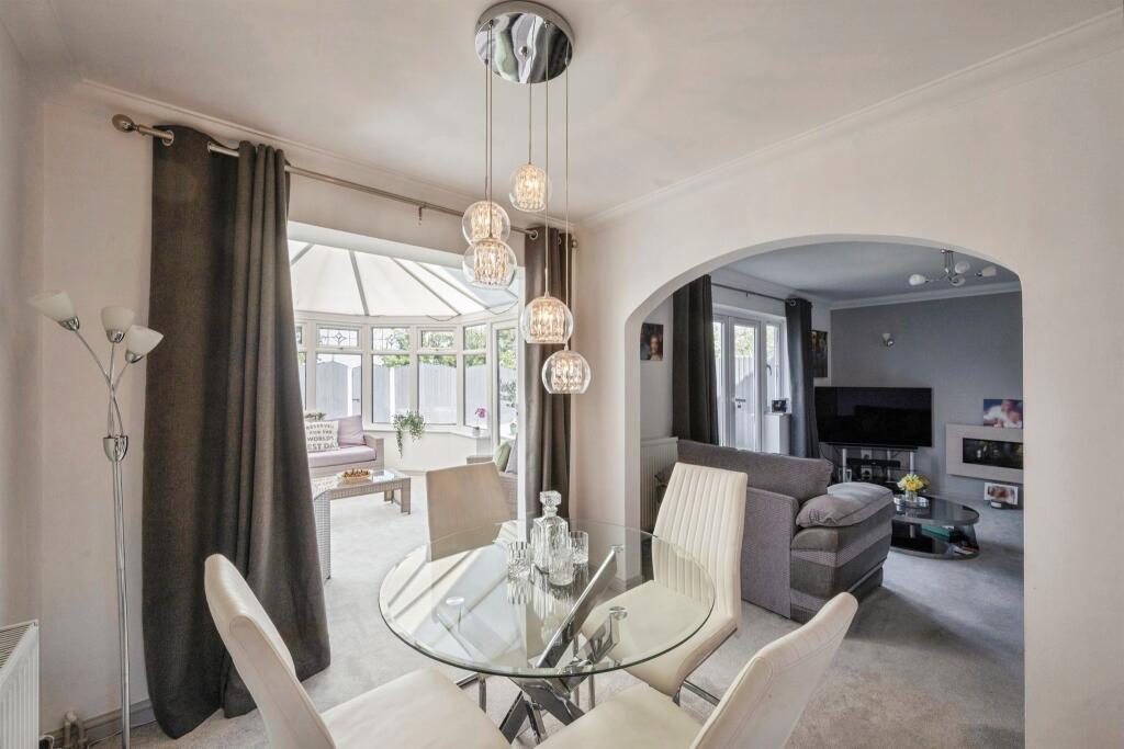 House in Doncaster, Barnby Dun with Kirk Sandall - More