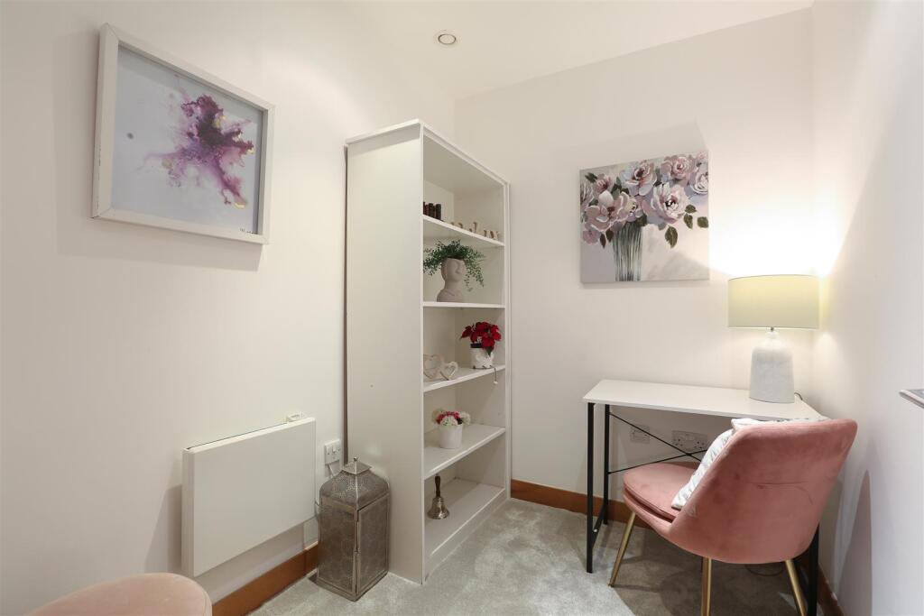 Apartment in London - View 3
