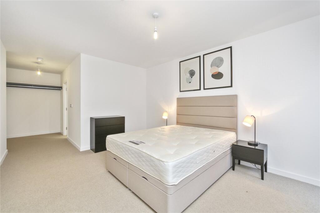 House in London - View 5