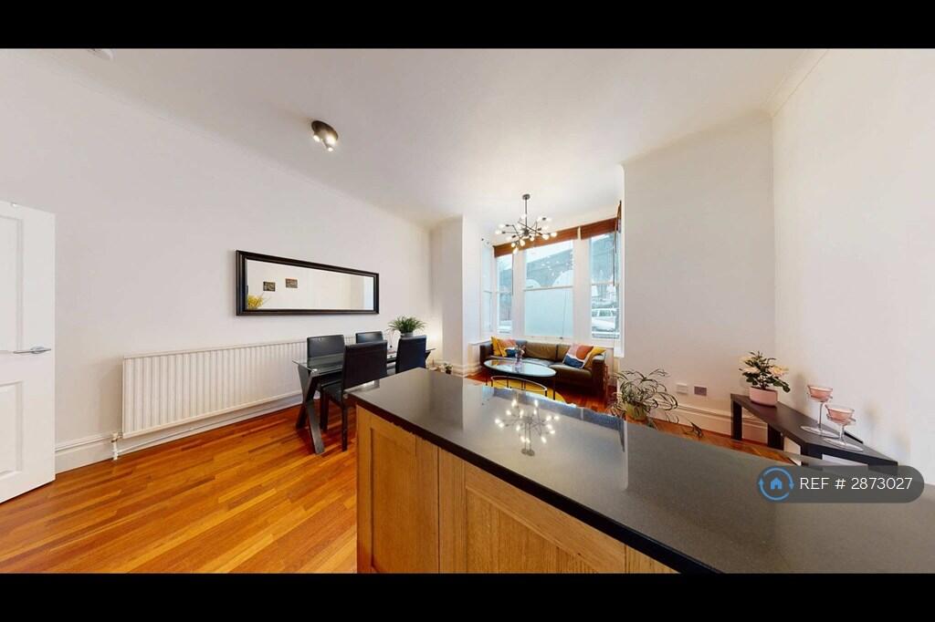 2 bedroom maisonette for rent