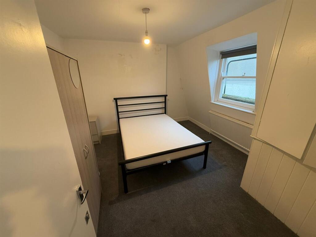 Main image of property: 1, 22 Clarence Square, Brighton