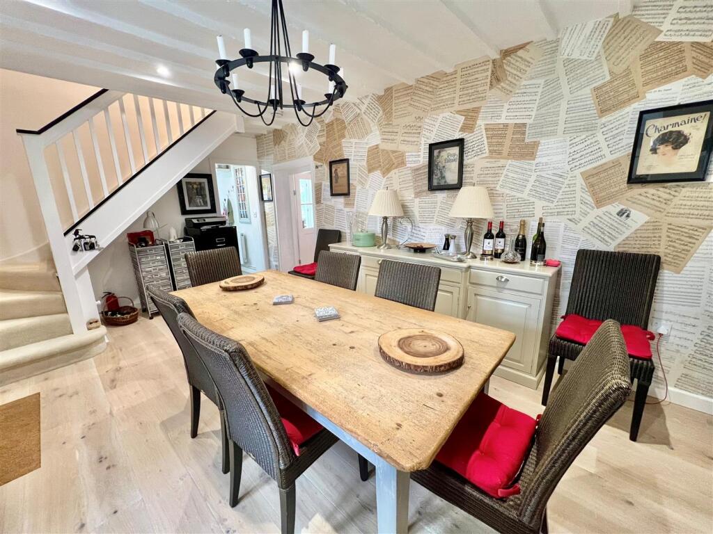 House in Totland, Middleton - View 3