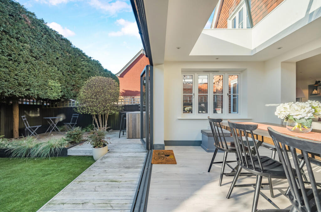 Coppice Place, Wormley, Godalming, Surrey, GU8 photo 4