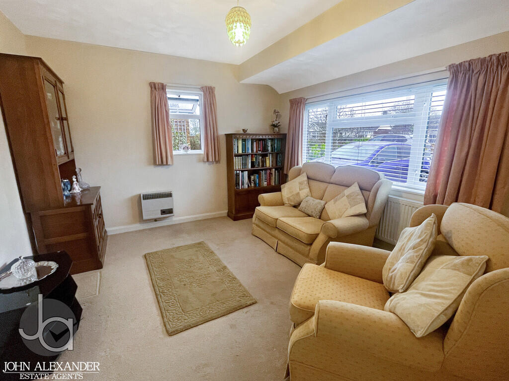 Grove Road, Tiptree, Colchester photo 4