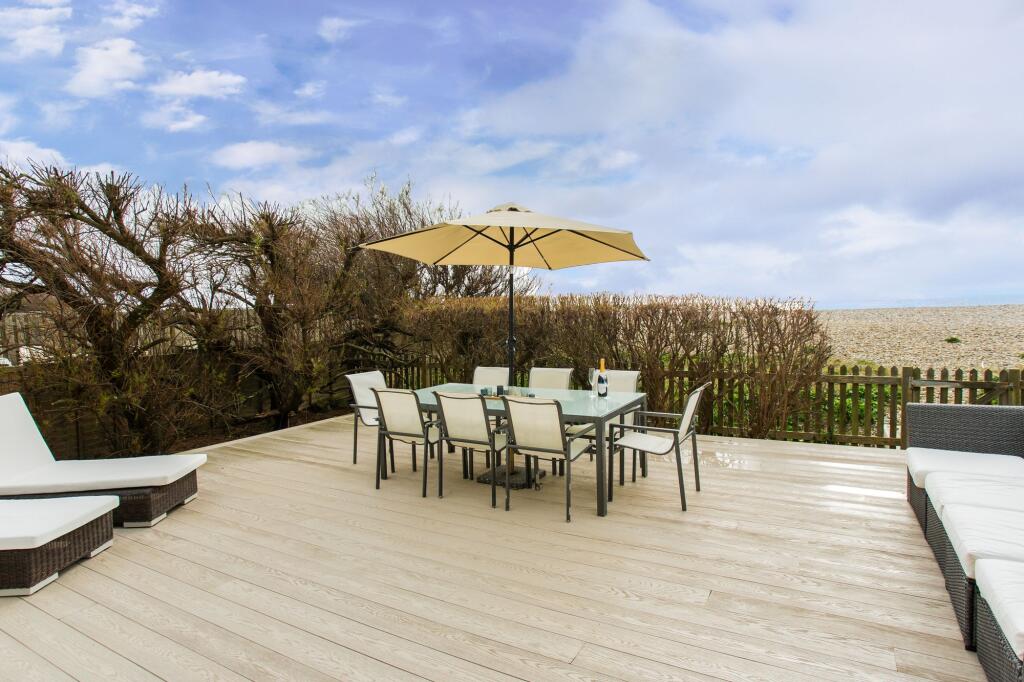 House in Chichester, East Wittering - More