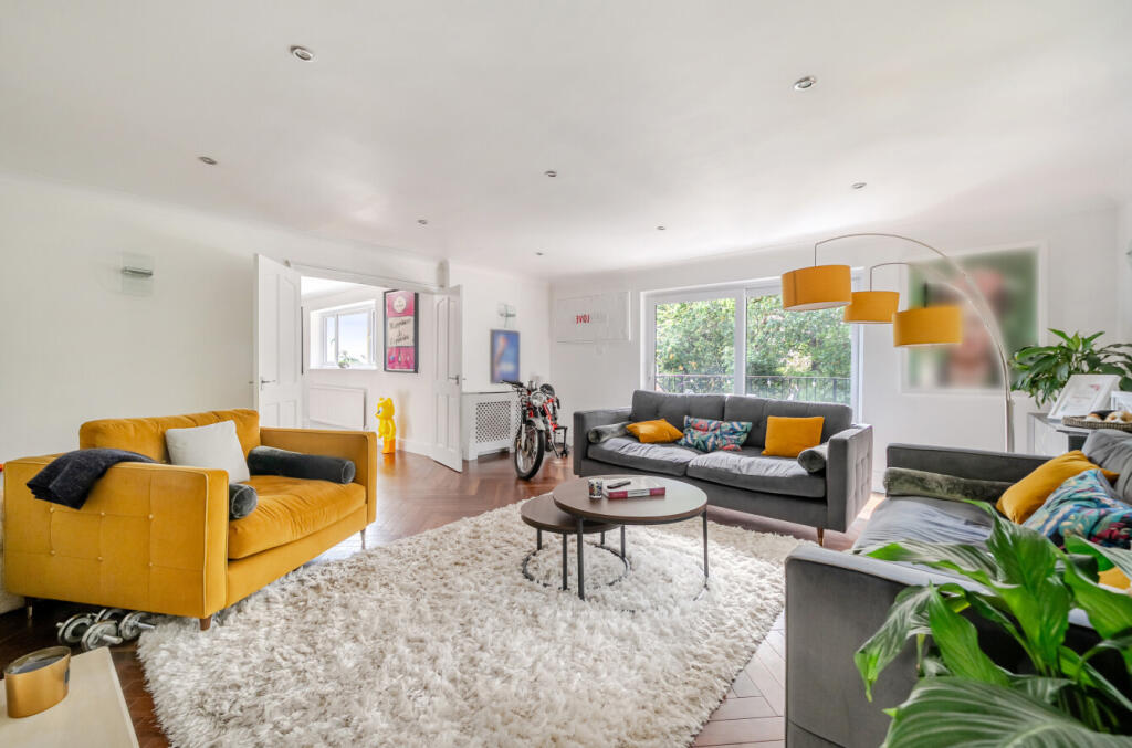 House in Sandhurst - View 5