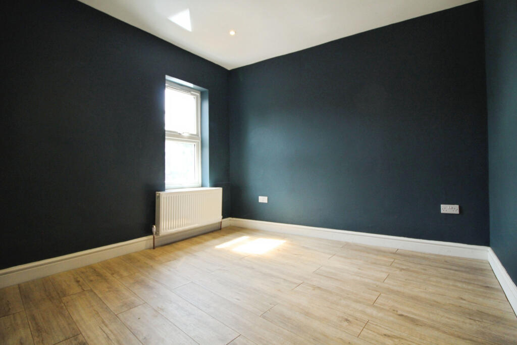 2 bedroom end of terrace house for rent