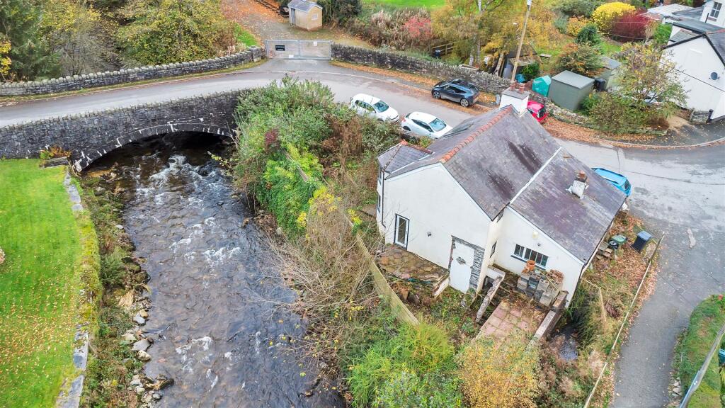 Maybury Avenue, Glyn Ceiriog, Llangollen photo 2