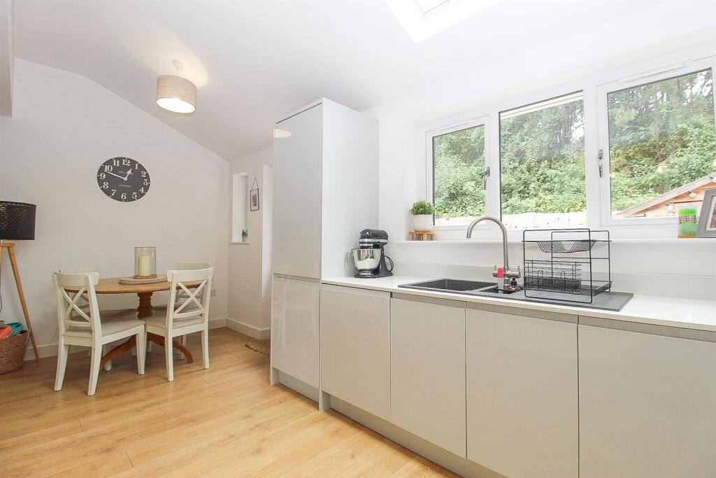House in Wakefield - View 4