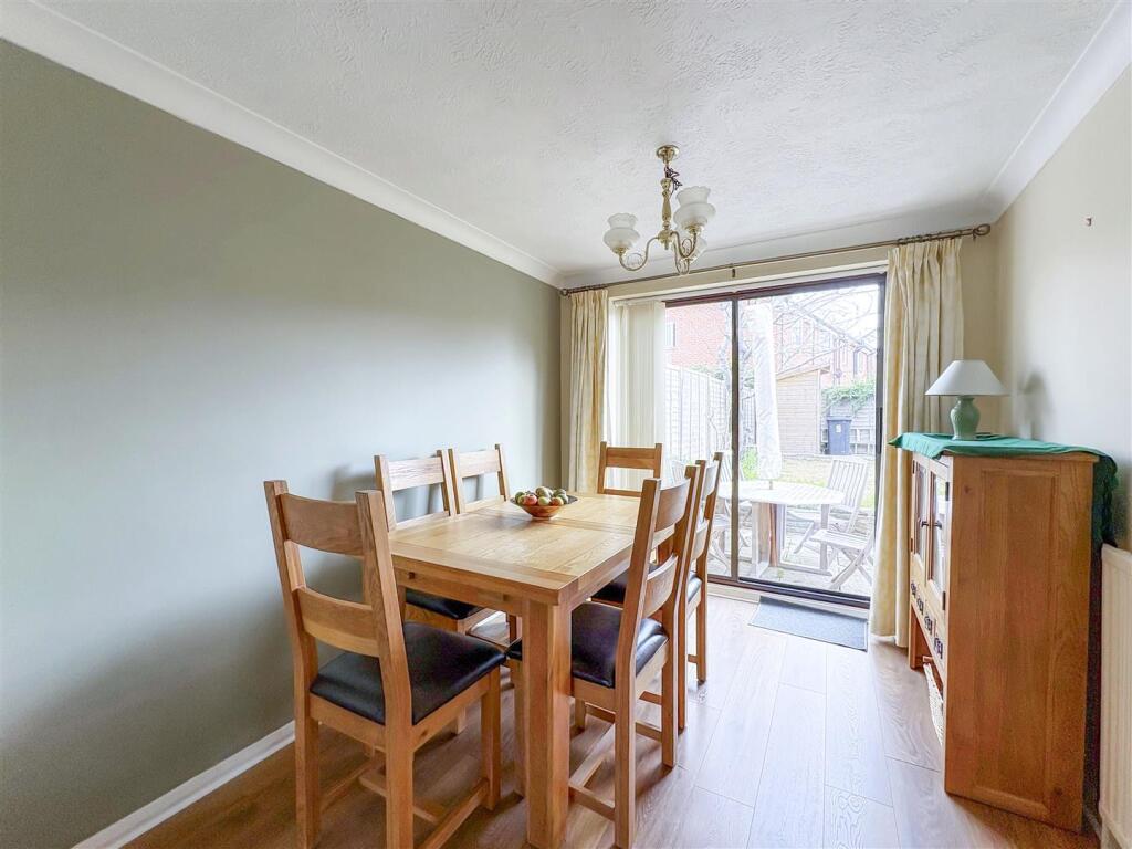 House in Littlehampton, Hampton Park, Wick - More