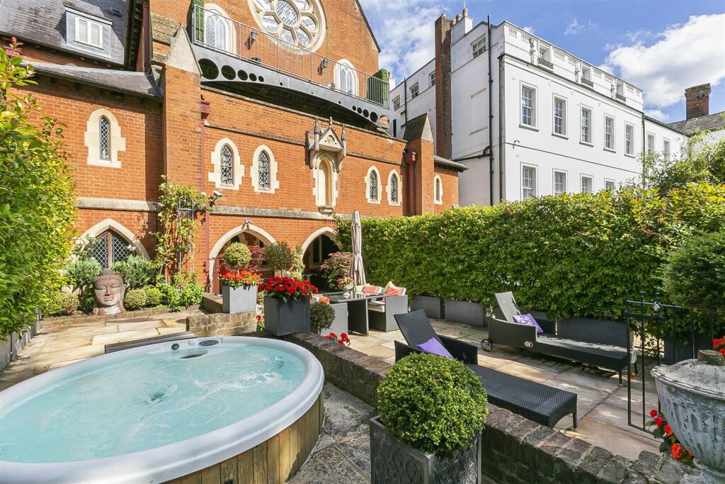 Main image of property: The Ridgeway, Mill Hill