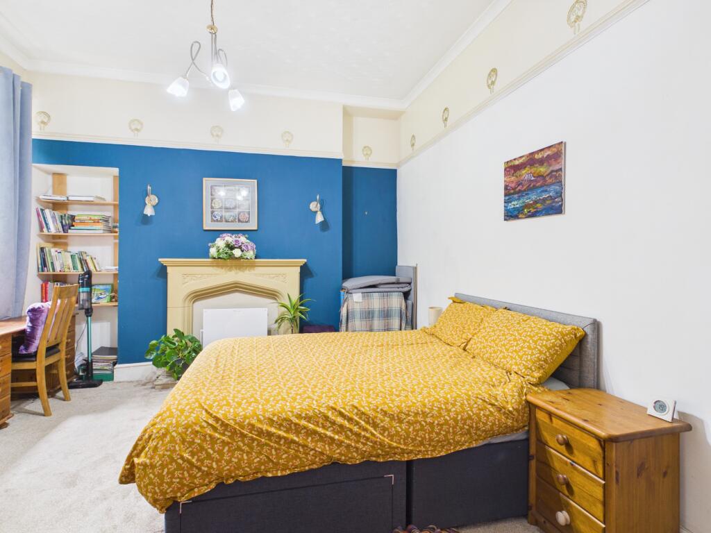Apartment in Motherwell, North Lanarkshire - More