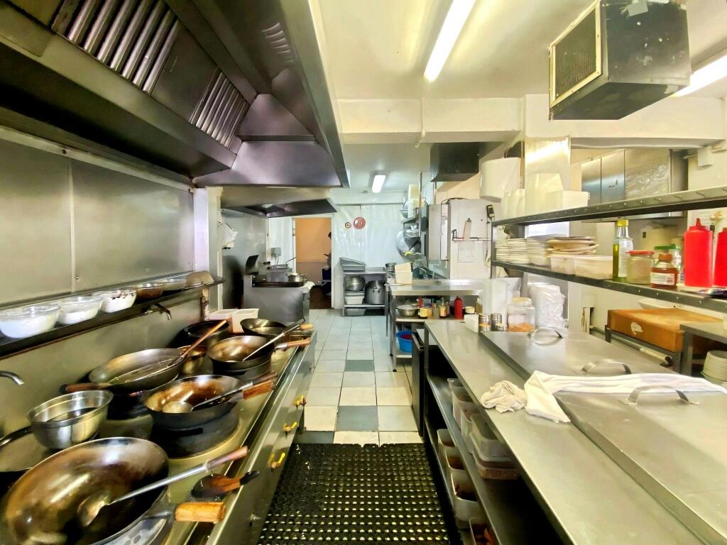 11_commercial_kitchen_depth.jpg