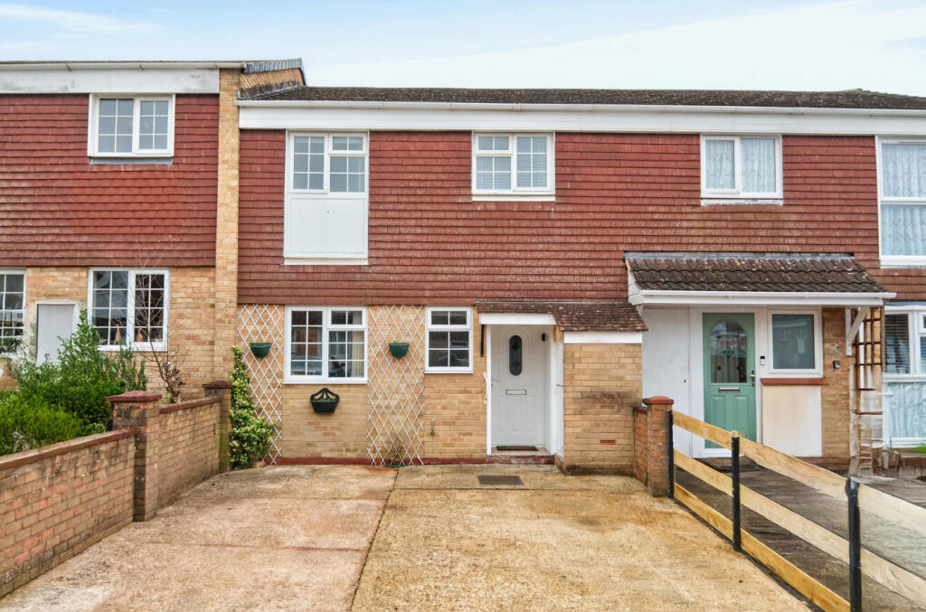 3-bed terraced on Malin Close, Lordshill, Southampton, Hampshire, SO16, £260,000