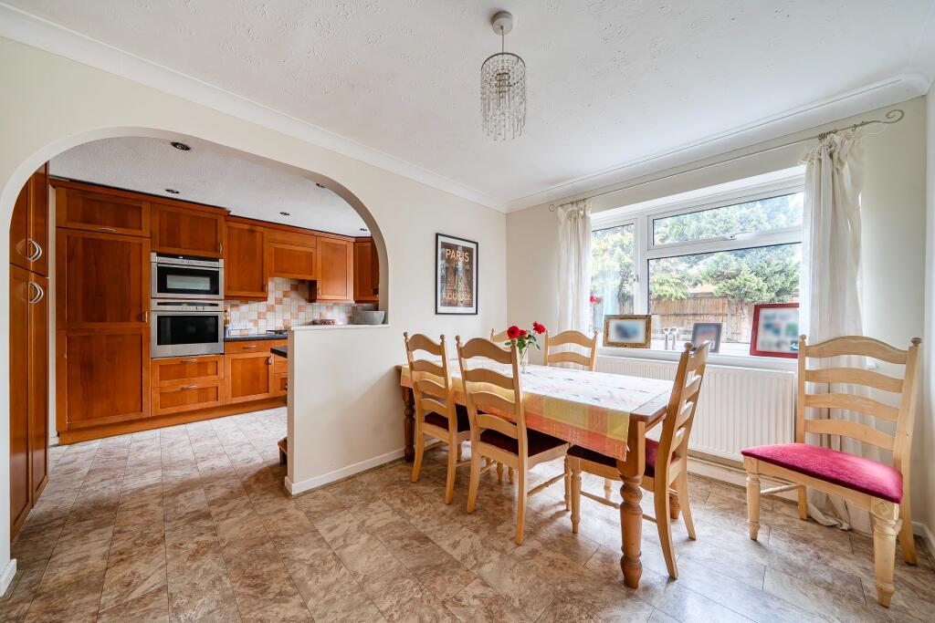 House in Woking, Surrey - View 4