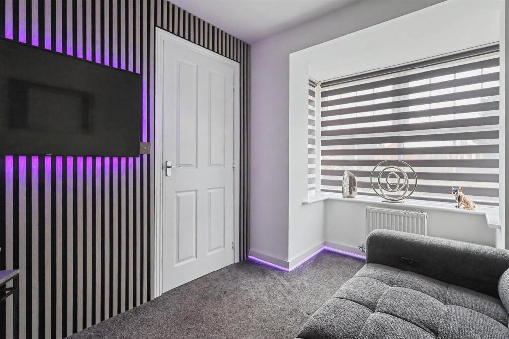 House in Nottingham, Bestwood Village - View 4