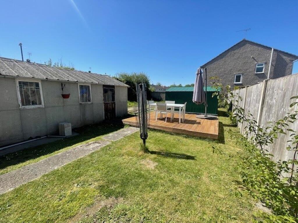 Coln Square, Thornbury, BS35 photo 2