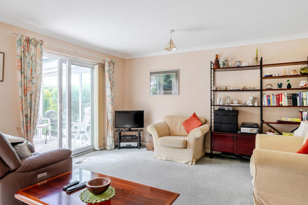 Ashcroft Rise, Coulsdon, CR5 photo 5