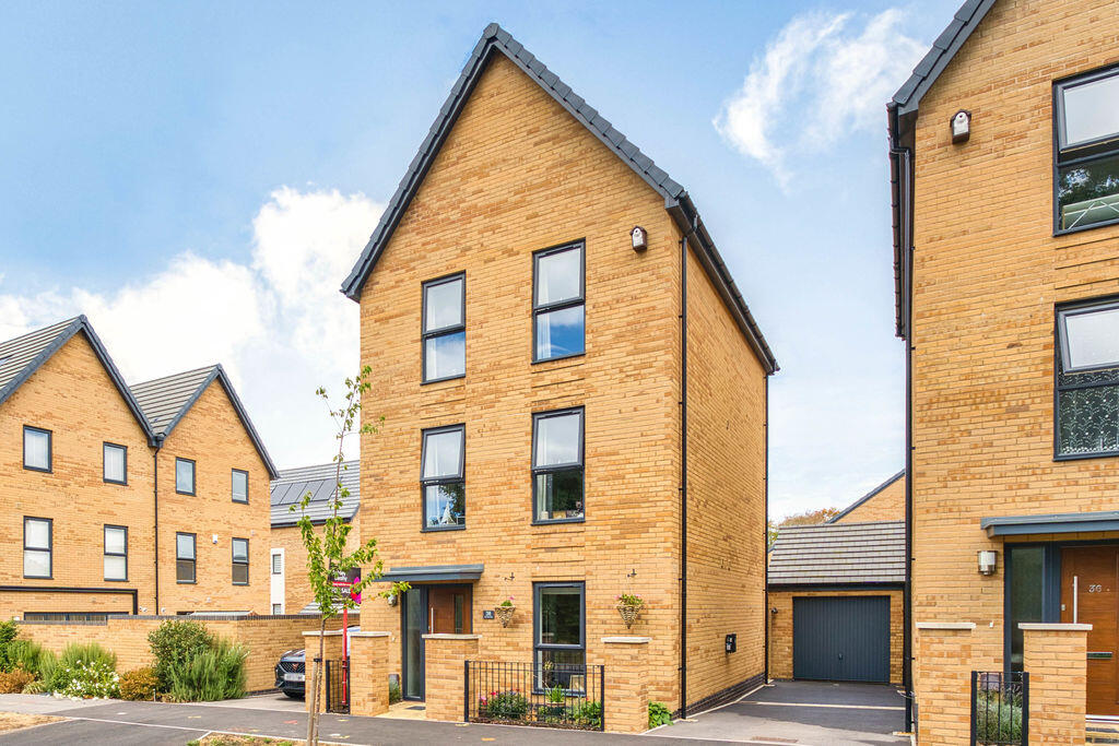 Post Office Road, Locking Parklands - FIRST CLASS HOME