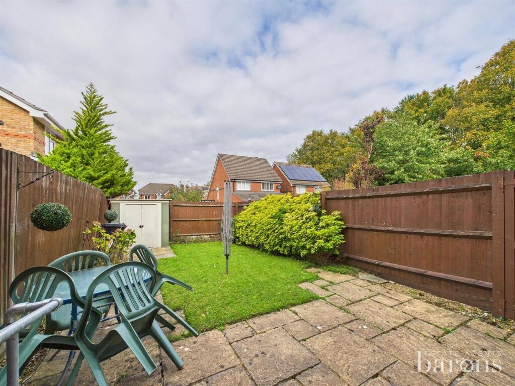 House in Basingstoke and Deane, Brighton Hill - View 2