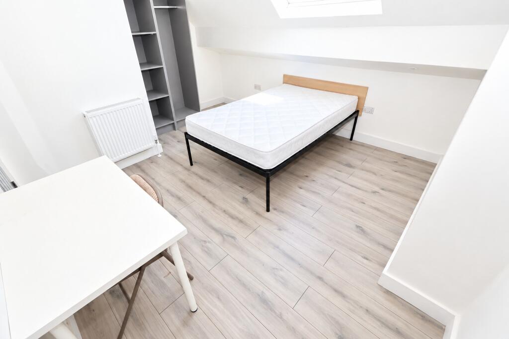 House in Liverpool, Knowledge Quarter, Kensington - More