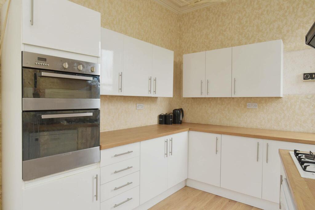 14 Market Place, Selkirk, TD7 4BT photo 4