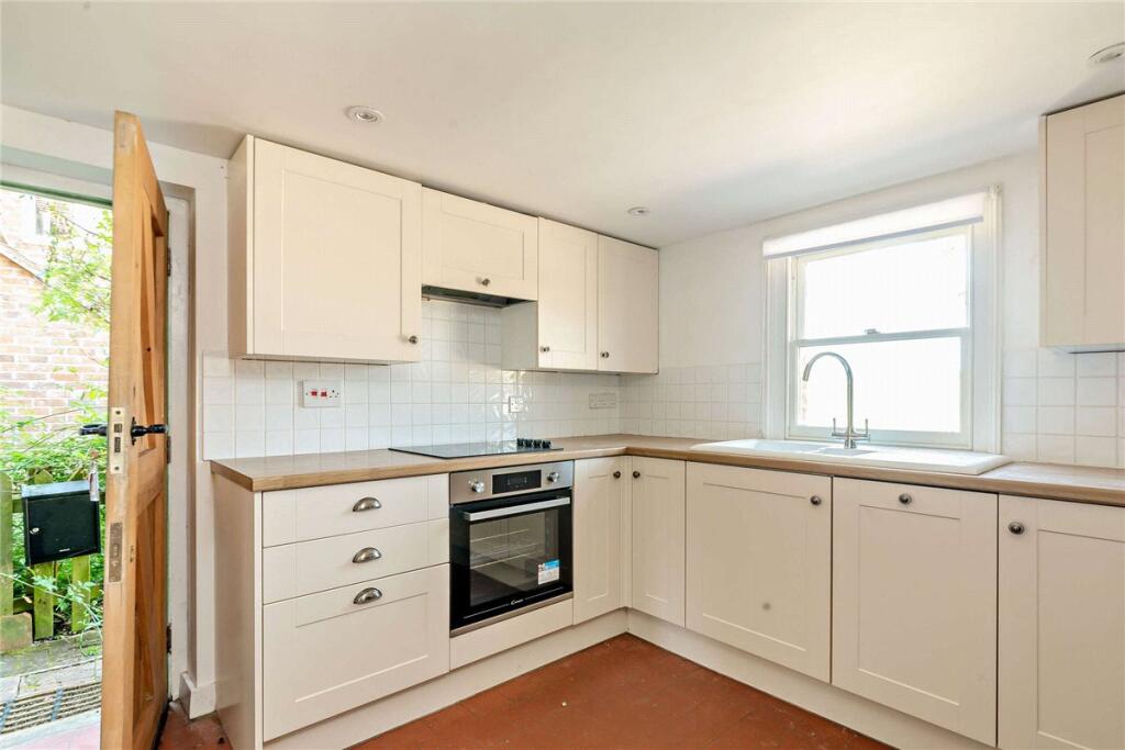 Main image of property: Harts Hill Road, Thatcham, Berkshire, RG18