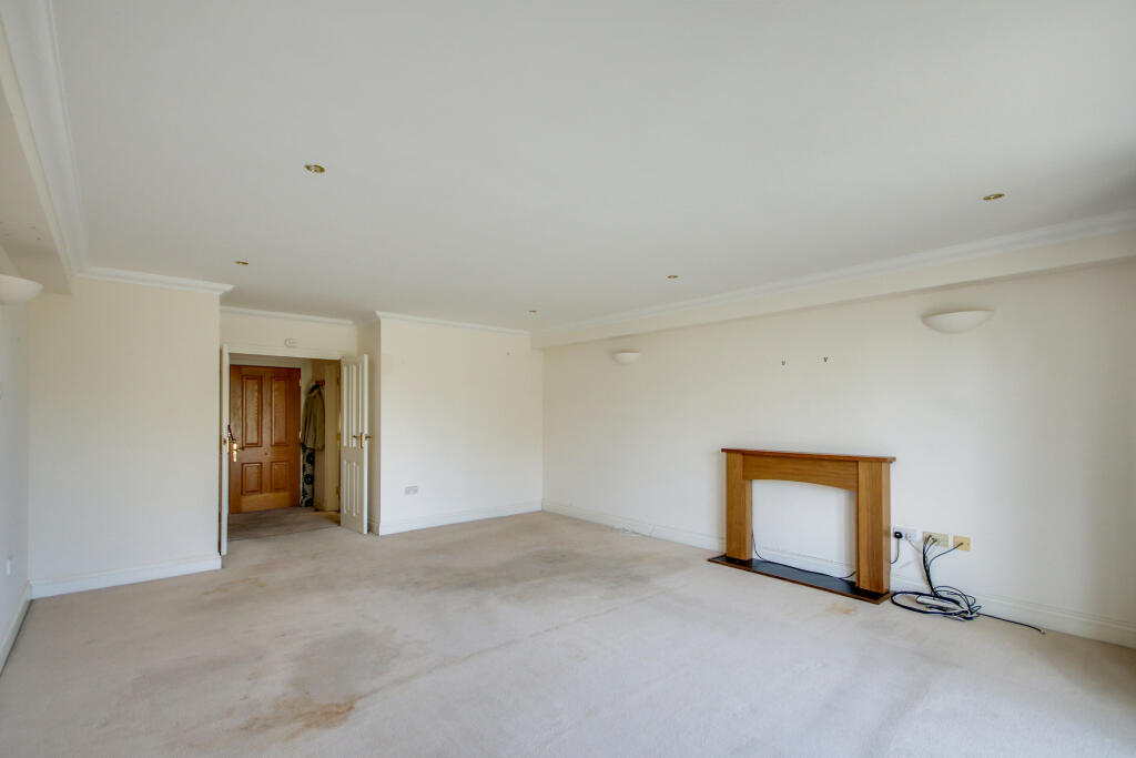 Apartment in Redhill - More
