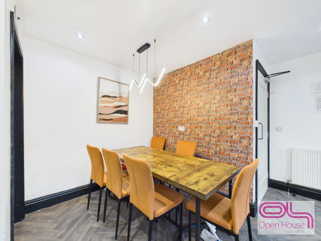 House in Preston - View 4