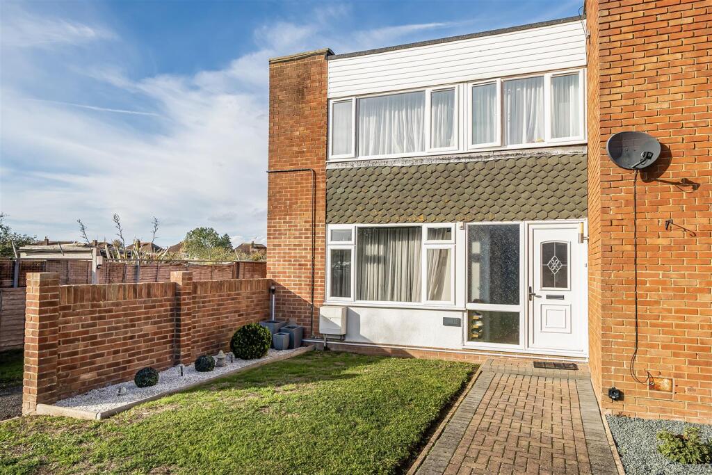 3-bed terraced on The Paddock, South Bersted, £290,000
