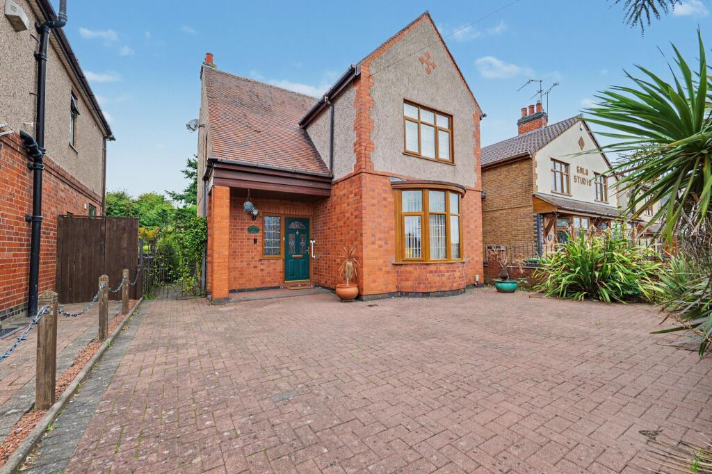 Main image of property: Nuneaton Road, Bedworth, CV12