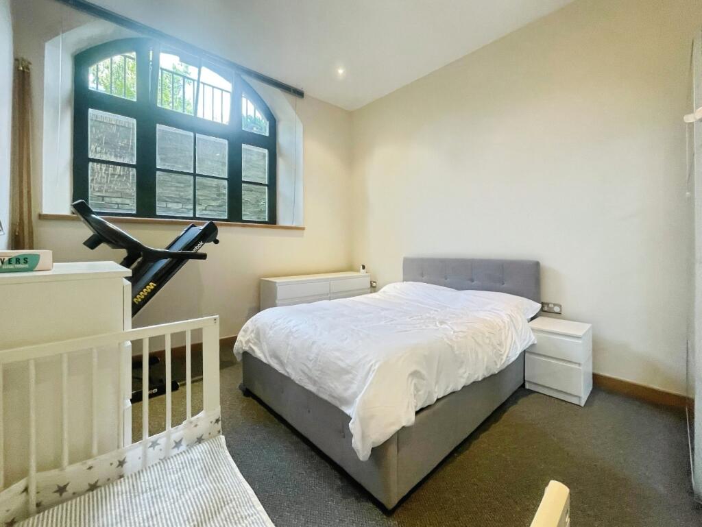 Apartment in Bradford, Little Germany, Barkerend - More