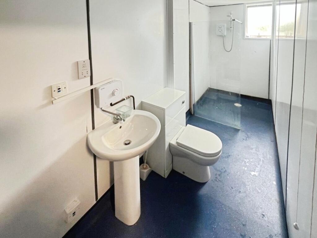 Apartment in Stoke-on-Trent - More