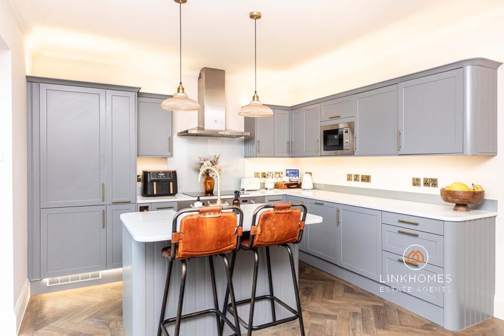 Queens Road, Poole, BH14 - View 2
