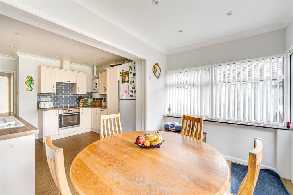 Sea Lane, Ferring, Worthing, West Sussex, BN12 photo 3