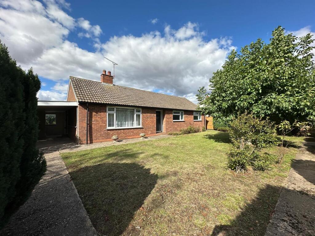 4-bed detached on Saxham Street, Stowupland, Stowmarket, £350,000