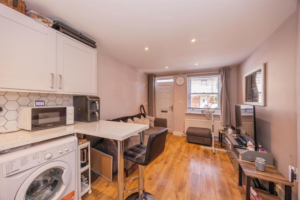 Apartment in Portsmouth - View 3