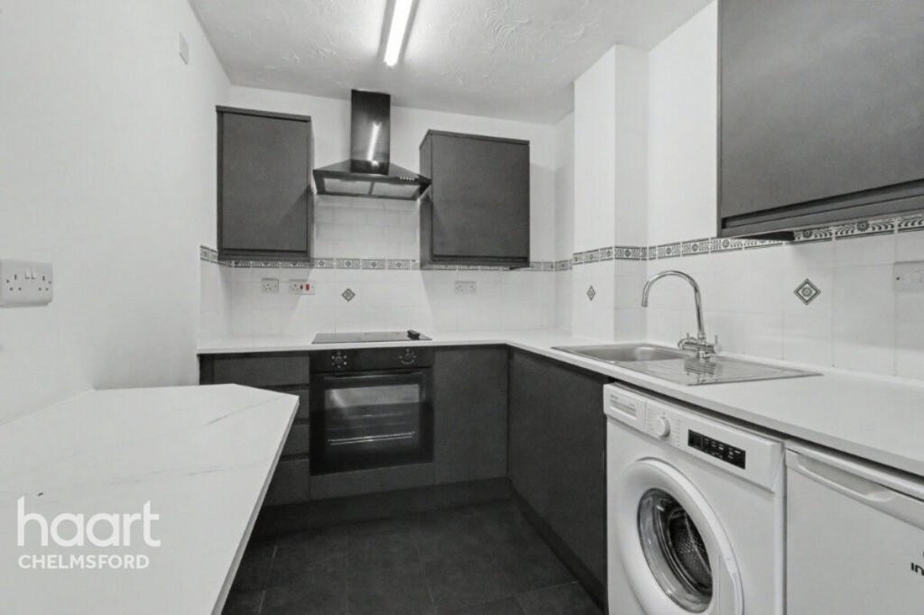 Apartment in Chelmsford, Springfield Park - More