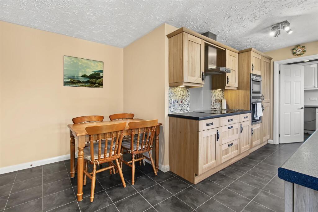 House in King's Lynn and West Norfolk, West Winch - More