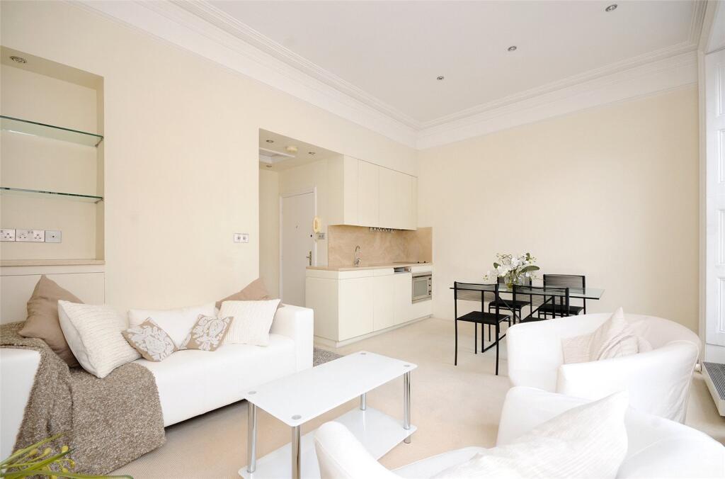House in London, City of Westminster - View 3