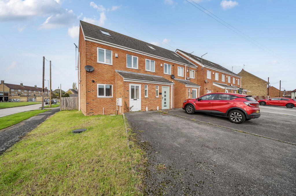 3-bed terraced on Douglas Road, Hull, HU8, £90,000