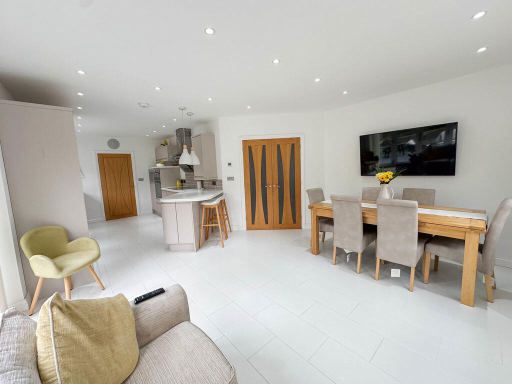 Additional image 5 of Pilton