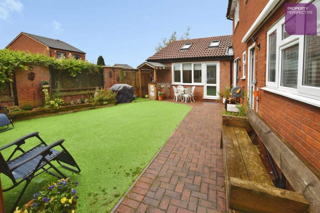 House in Tamworth, Stonydelph - View 5